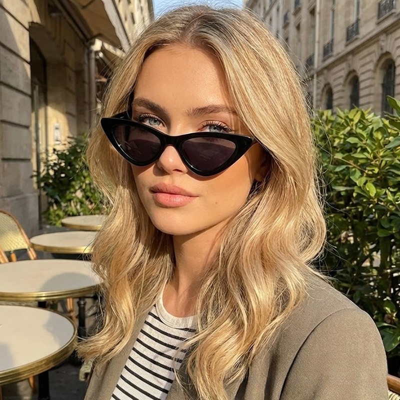 Sexy kleine driehoekige Cat Ey - Streetwear Brand Red recensie en prijs